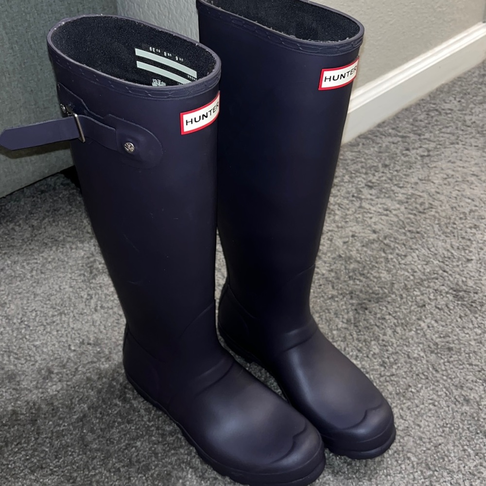 Barely Worn Hunter Rainboots